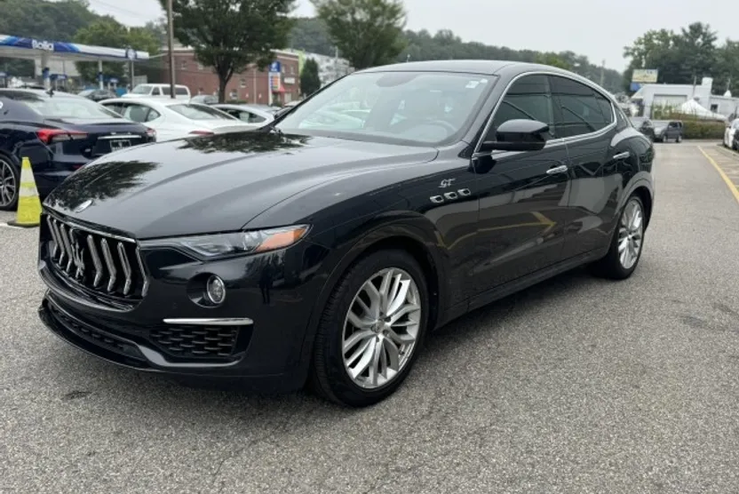 2022 Maserati Levante GT photo 1
