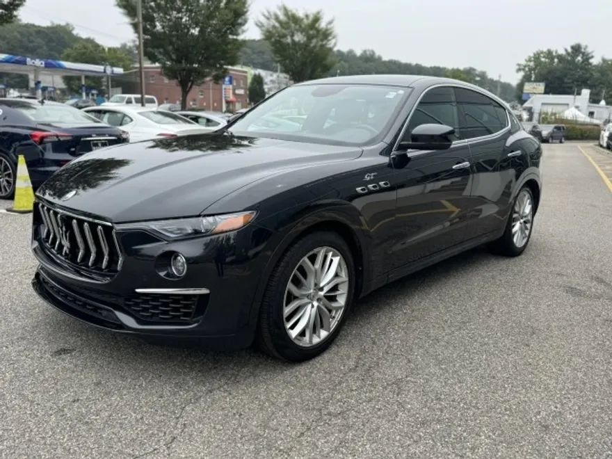2022 Maserati Levante GT photo 1