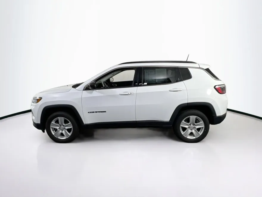 2022 Jeep Compass Latitude photo 1