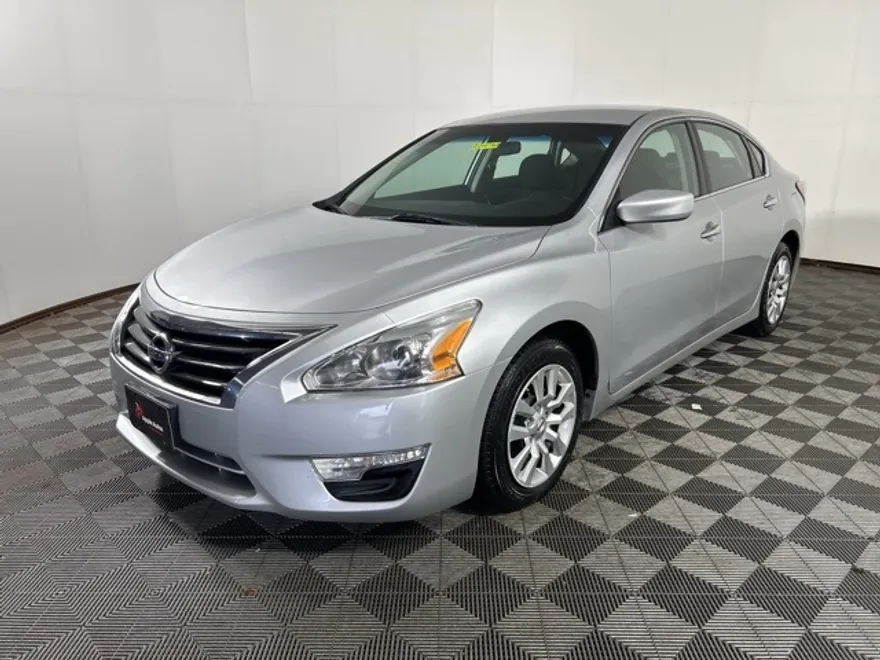 2015 Nissan Altima 2.5 S photo 1
