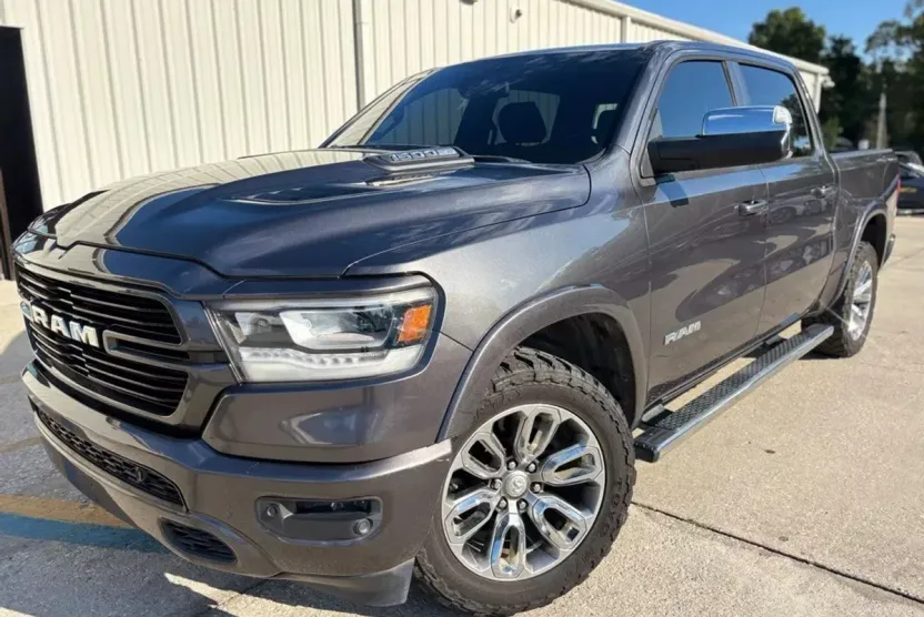 2019 Ram 1500 Laramie photo 1