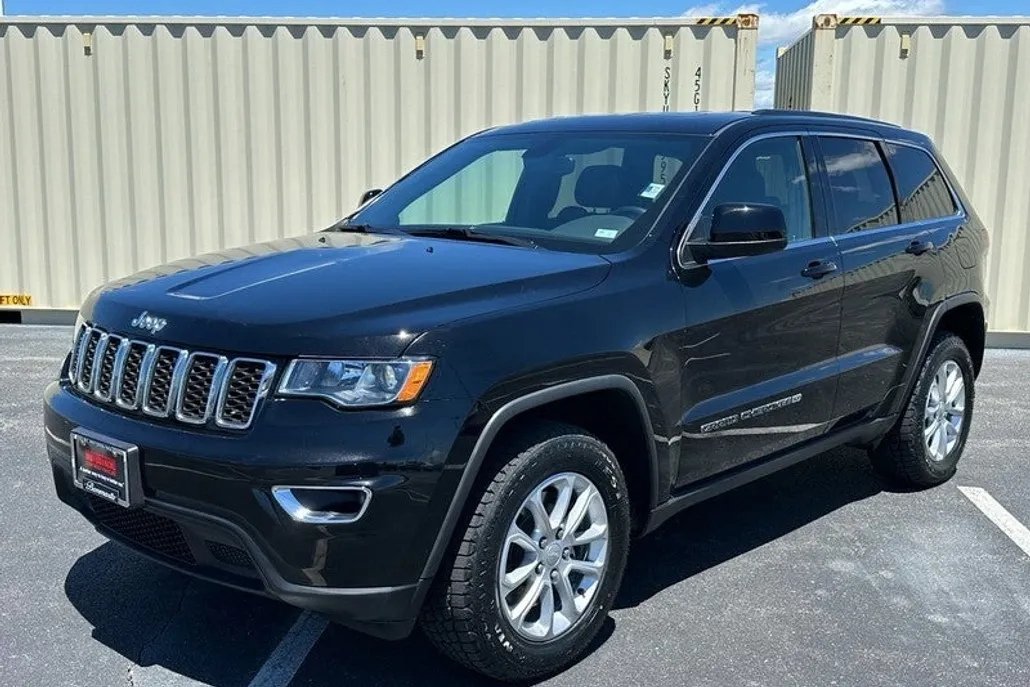 2022 Jeep Cherokee Laredo photo 1