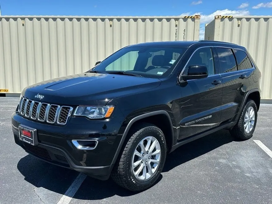 2022 Jeep Cherokee Laredo photo 1