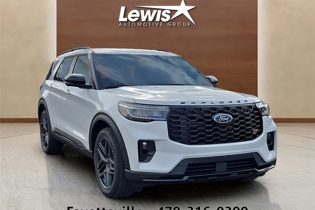 2025 Ford Explorer ST photo 1