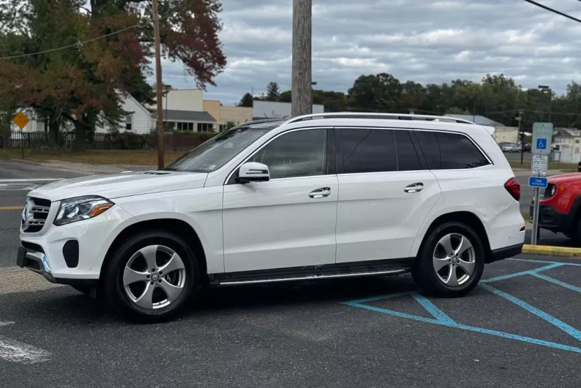 2017 Mercedes Benz GLS 450 4MATIC photo 1