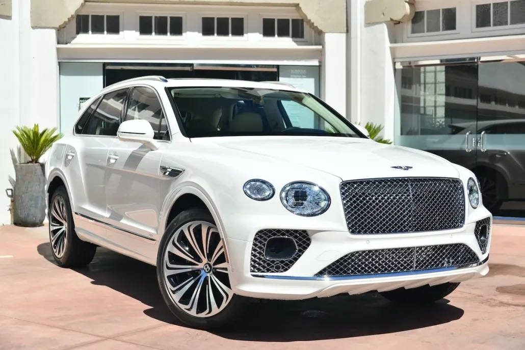 2022 Bentley Bentayga V8 photo 1