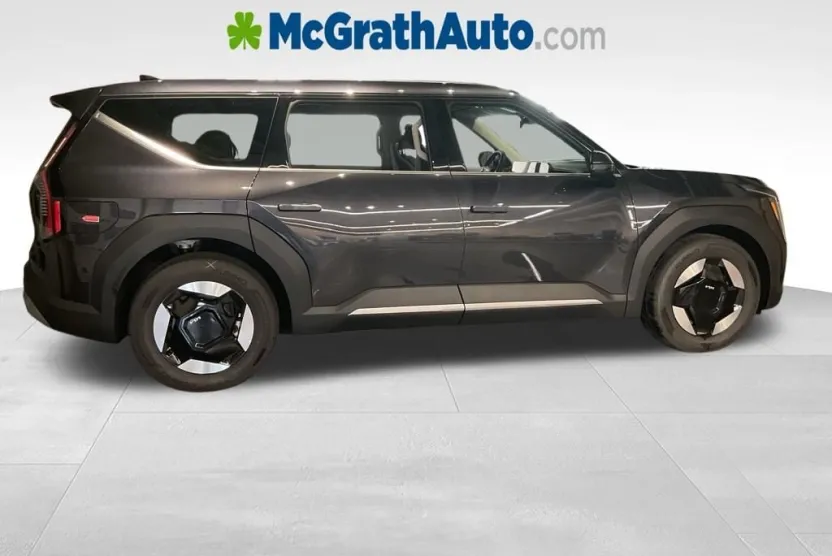 2026 Kia EV9 Light Long Range photo 1