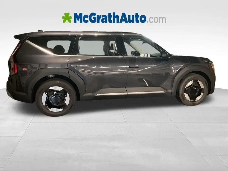 2026 Kia EV9 Light Long Range photo 1