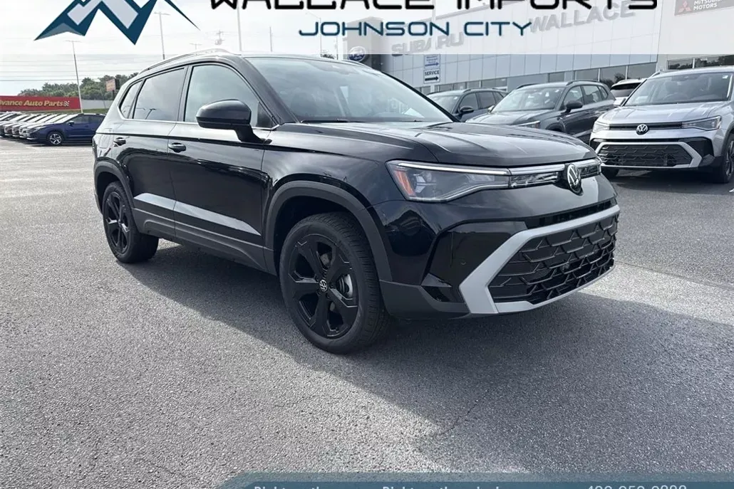 2025 Volkswagen Taos SEL photo 1