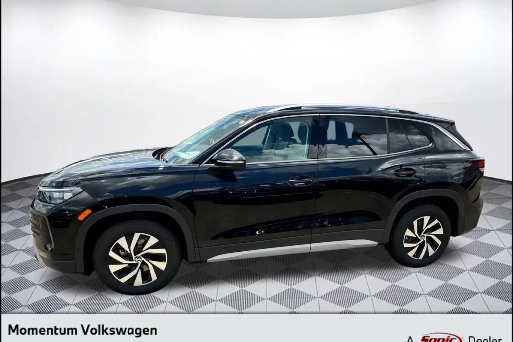2025 Volkswagen Tiguan S photo 1