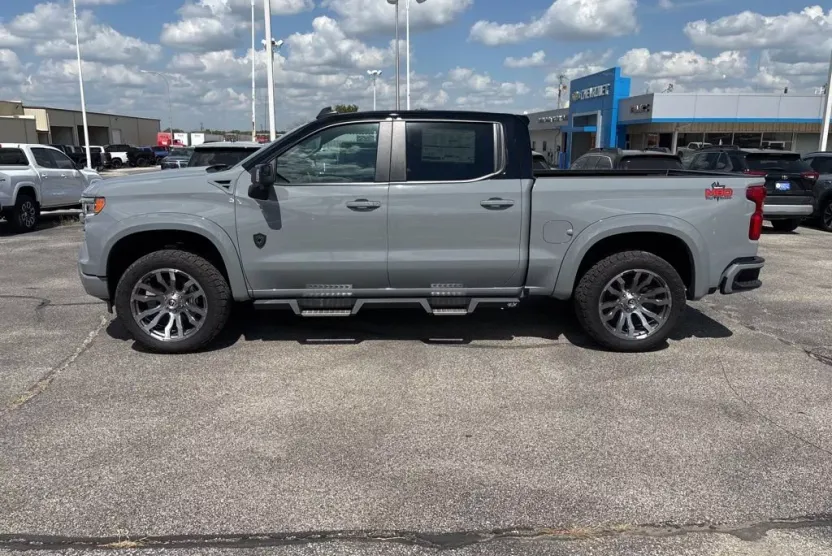 2025 Chevrolet Silverado 1500 RST photo 1