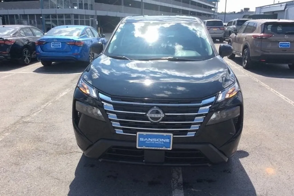 2026 Nissan Rogue SV photo 1