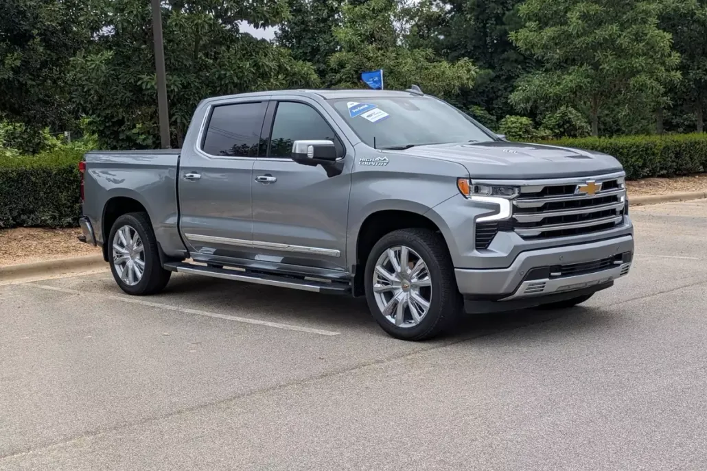 2024 Chevrolet Silverado 1500 High Country photo 1