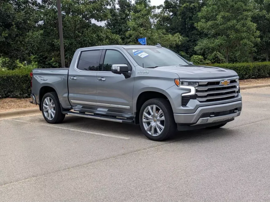 2024 Chevrolet Silverado 1500 High Country photo 1