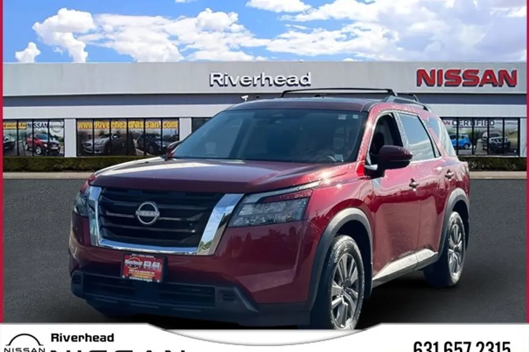 2023 Nissan Pathfinder SV photo 1