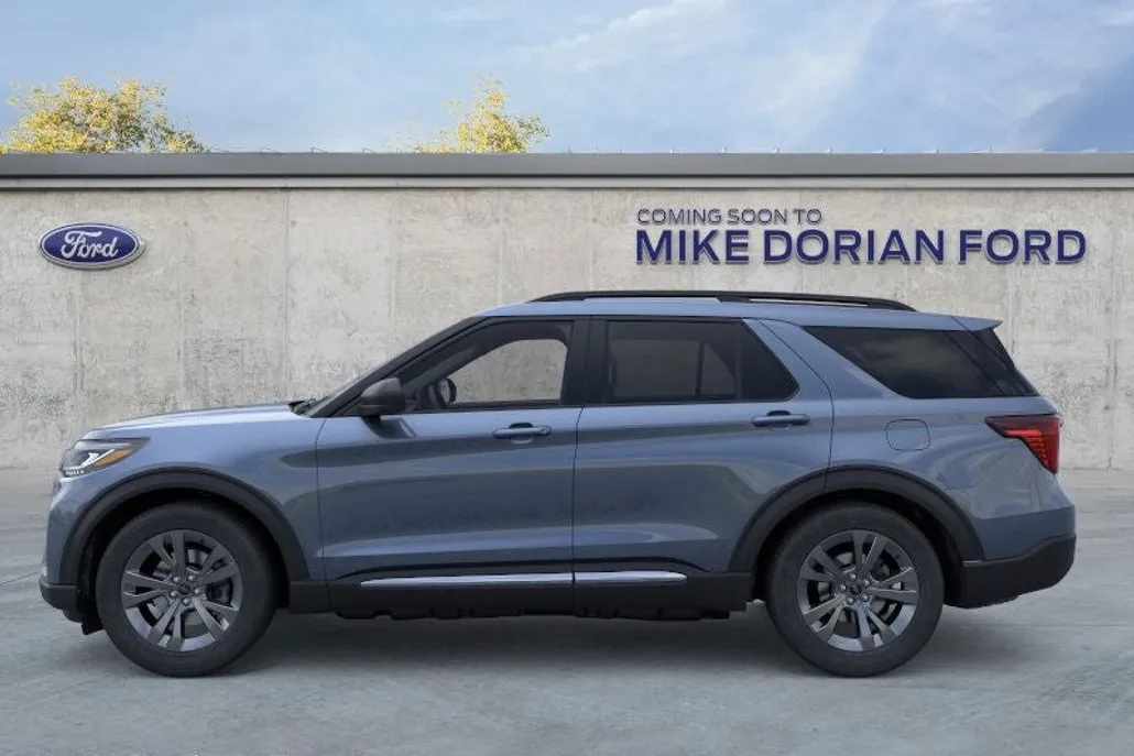 2025 Ford Explorer photo 1