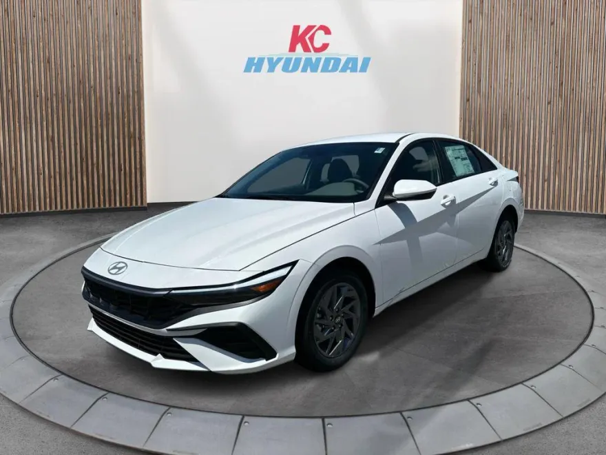 2025 Hyundai Elantra Hybrid photo 1