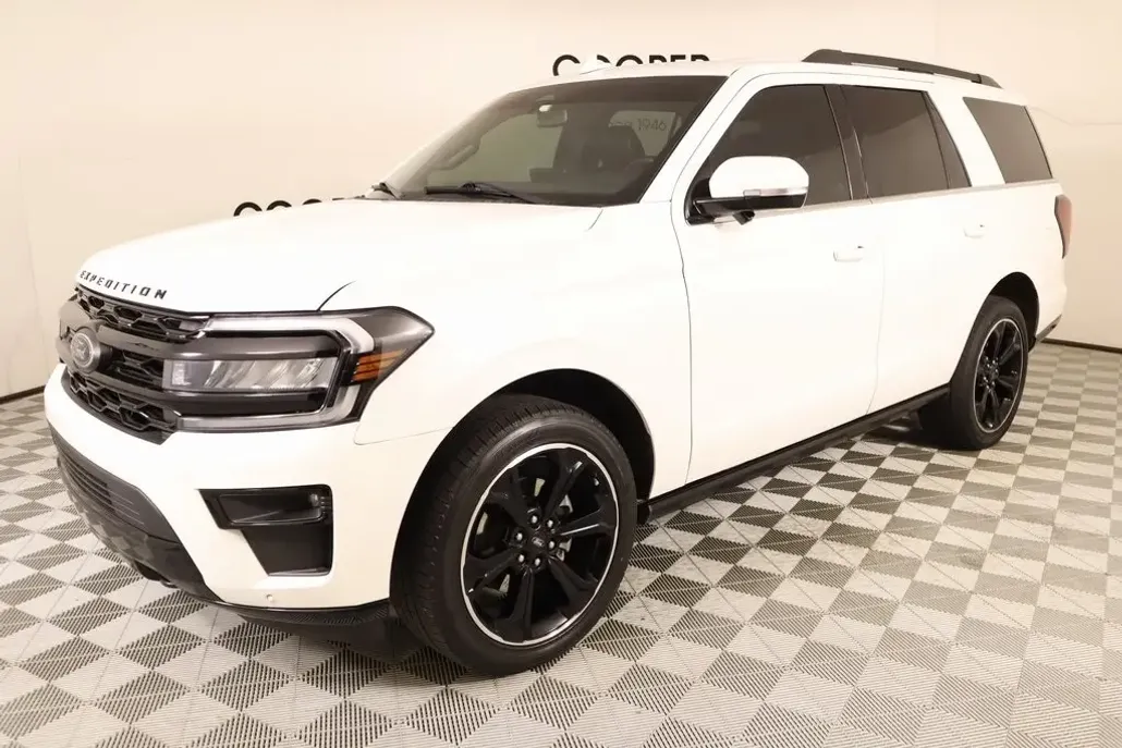 2023 Ford Expedition Limited photo 1