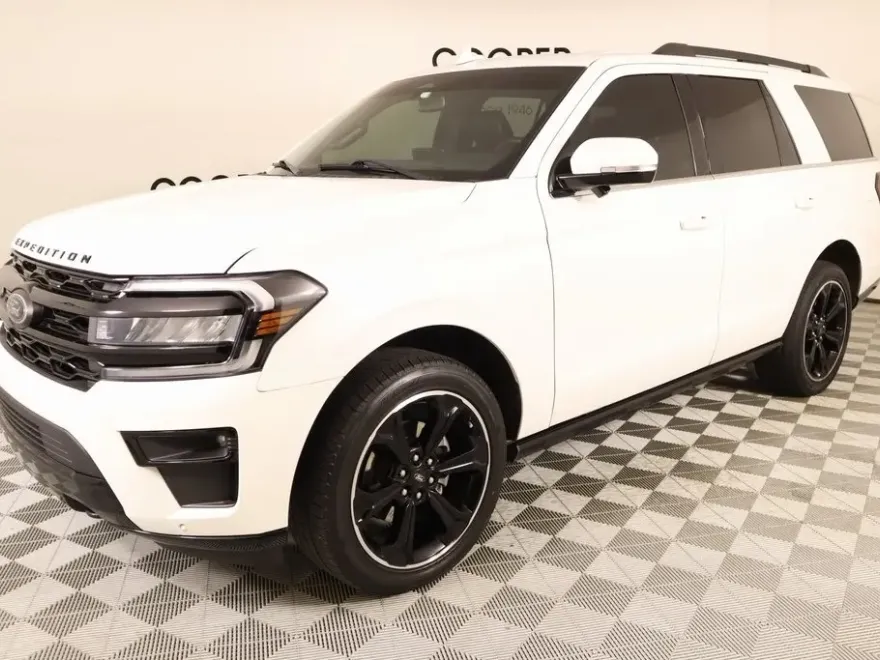 2023 Ford Expedition Limited photo 1