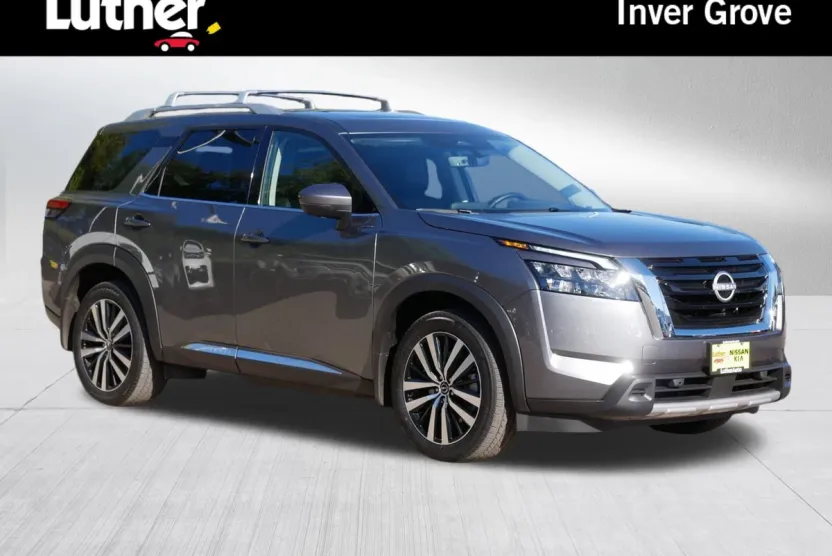 2025 Nissan Pathfinder Platinum photo 1