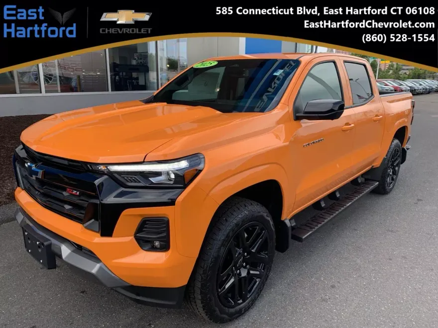 2025 Chevrolet Colorado Z71 photo 1