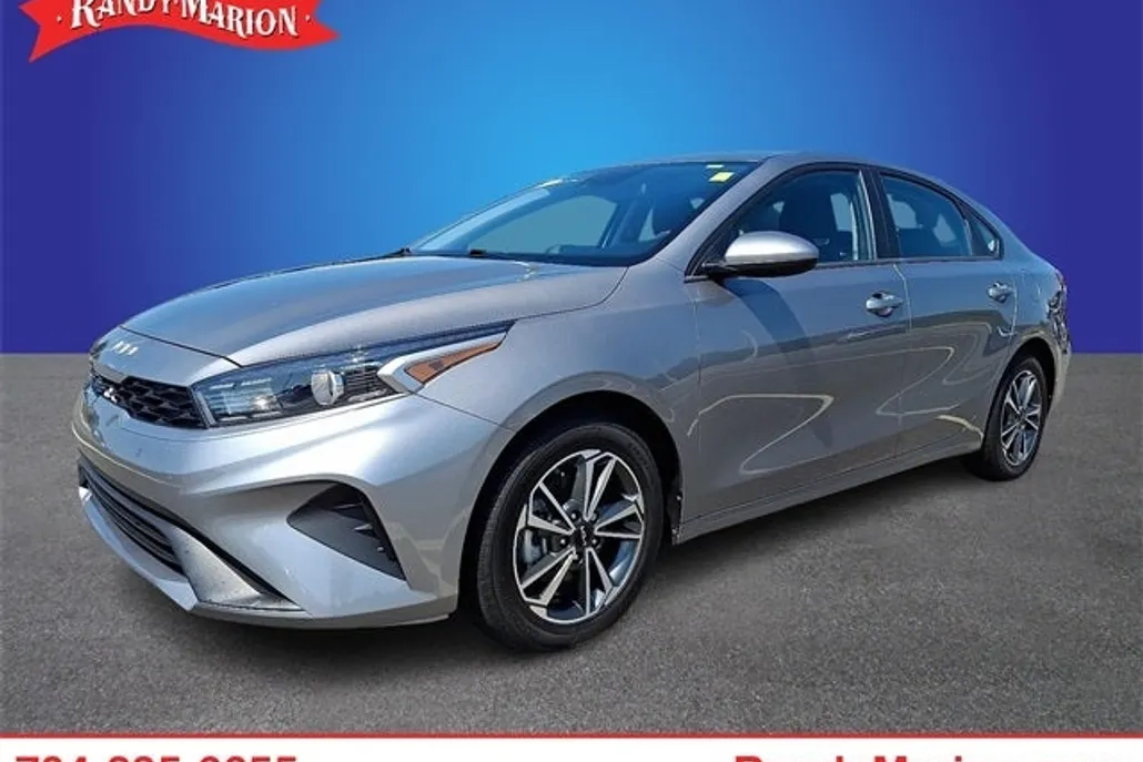 2023 Kia Forte LXS photo 1
