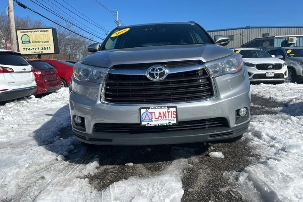 2016 Toyota Highlander XLE photo 1
