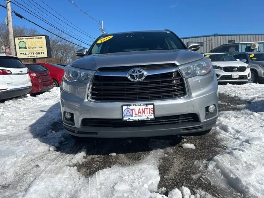 2016 Toyota Highlander XLE photo 1