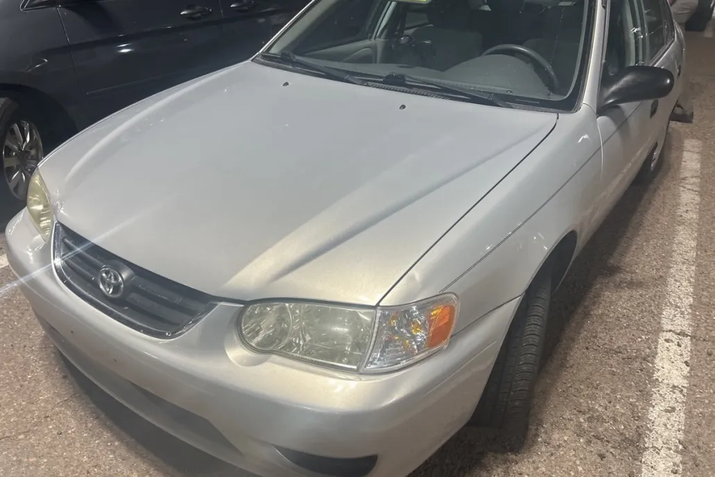 2001 Toyota Corolla CE photo 1