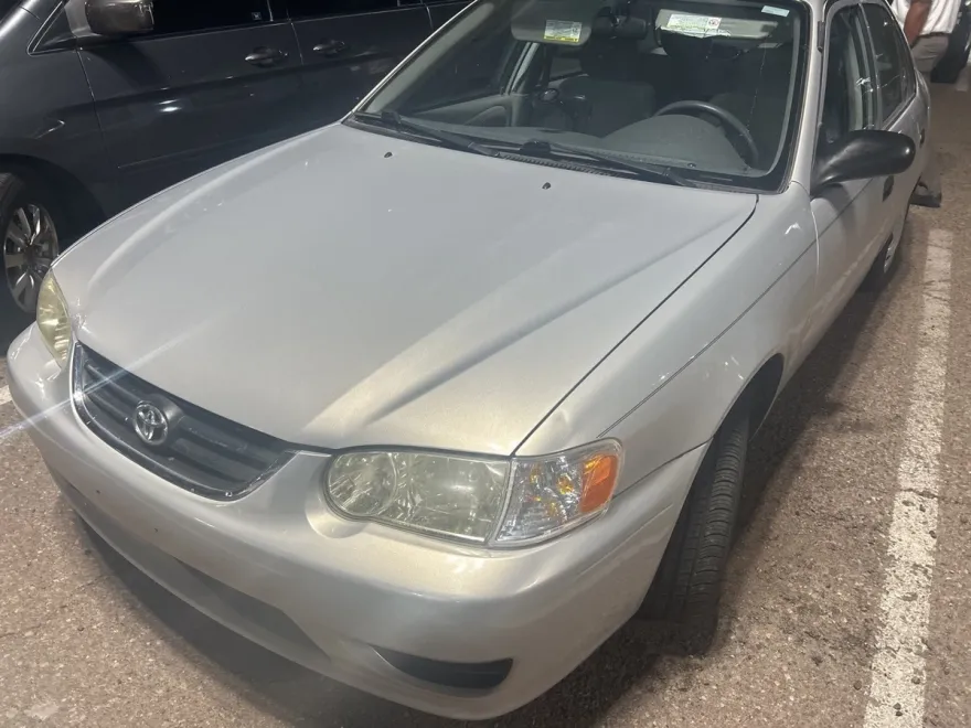 2001 Toyota Corolla CE photo 1