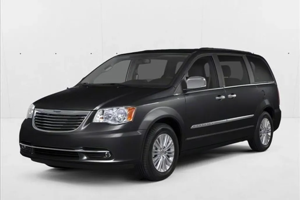 2012 Chrysler Town & Country photo 1
