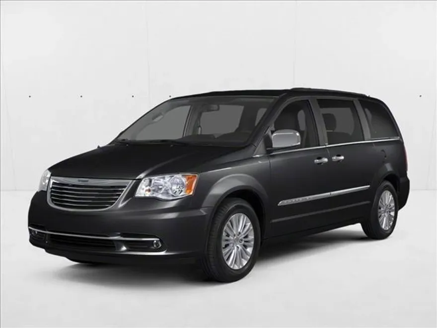 2012 Chrysler Town & Country photo 1