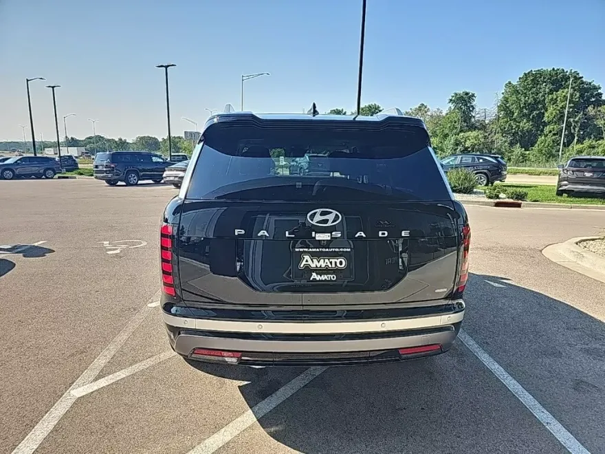 2026 Hyundai Palisade Limited photo 1