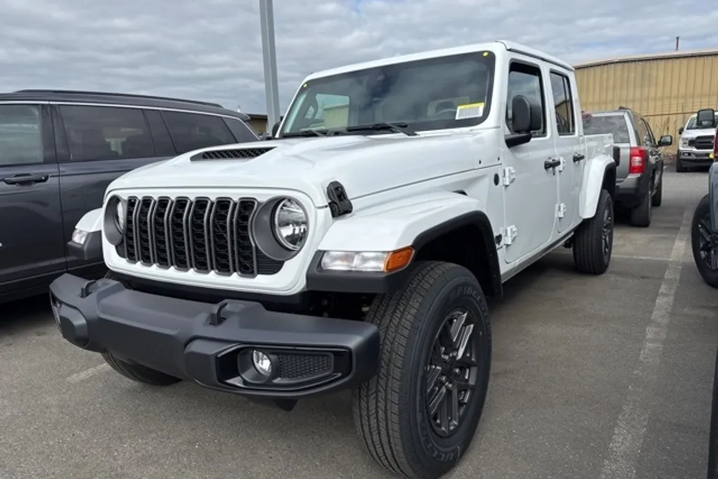2025 Jeep Gladiator Sport S photo 1