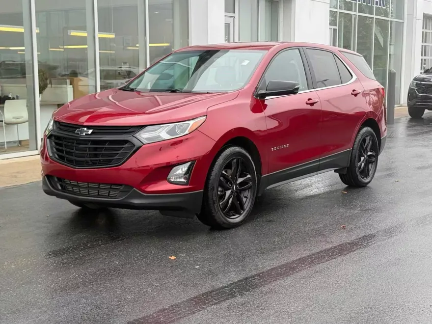 2020 Chevrolet Equinox LT photo 1