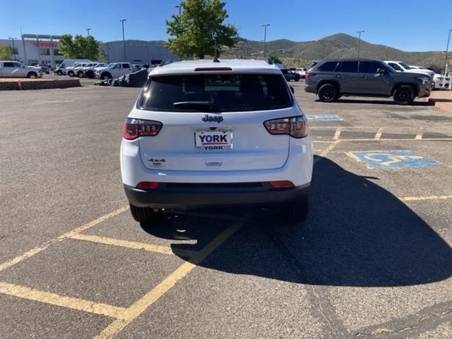 2026 Jeep Compass Latitude Altitude photo 1
