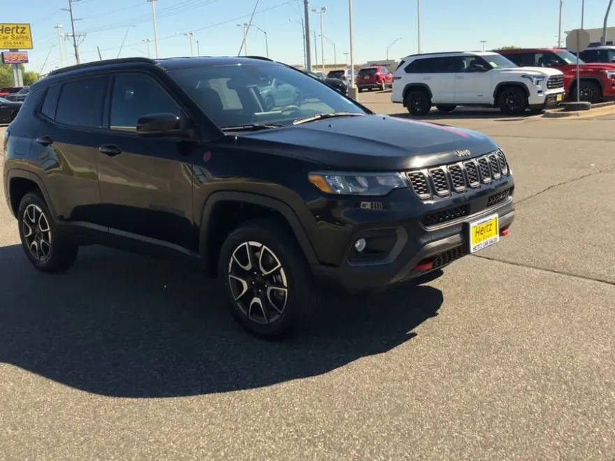 2024 Jeep Compass Trailhawk photo 1