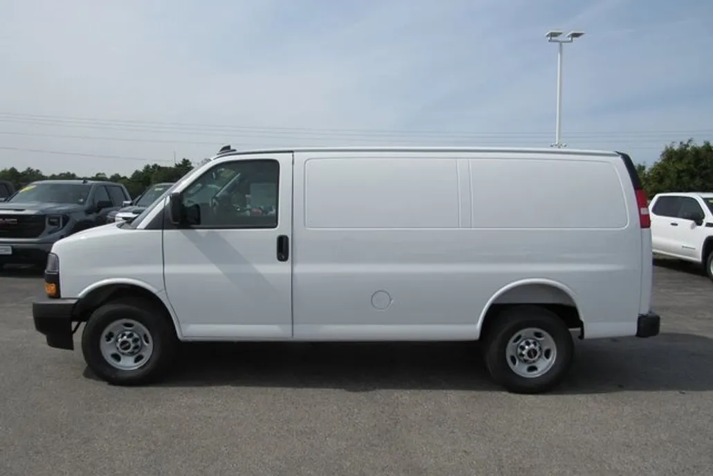 2025 Gmc Savana Cargo 2500 photo 1