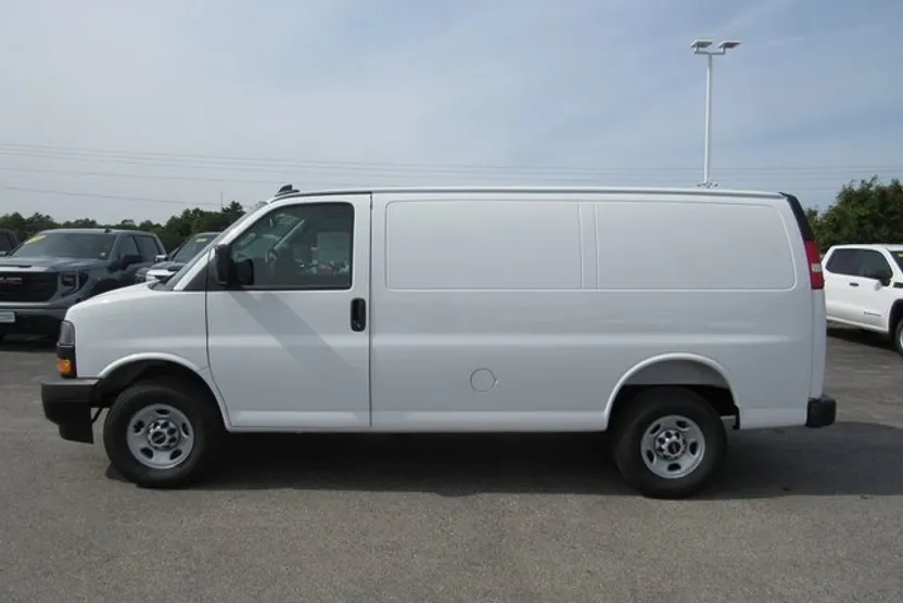 2025 Gmc Savana Cargo 2500 photo 1