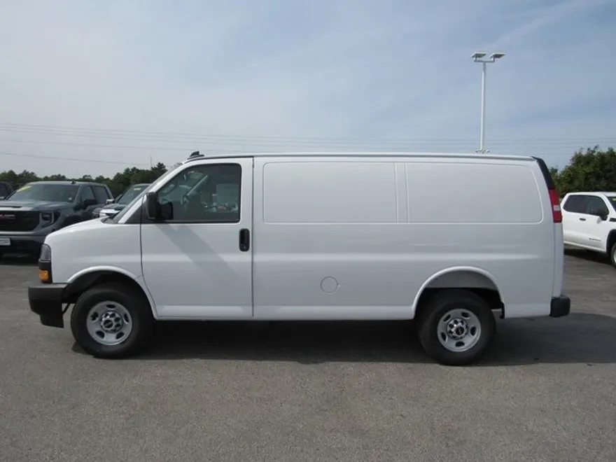2025 Gmc Savana Cargo 2500 photo 1