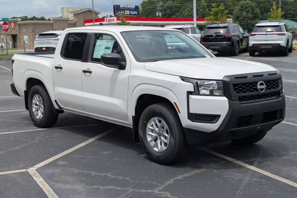 2025 Nissan Frontier S photo 1