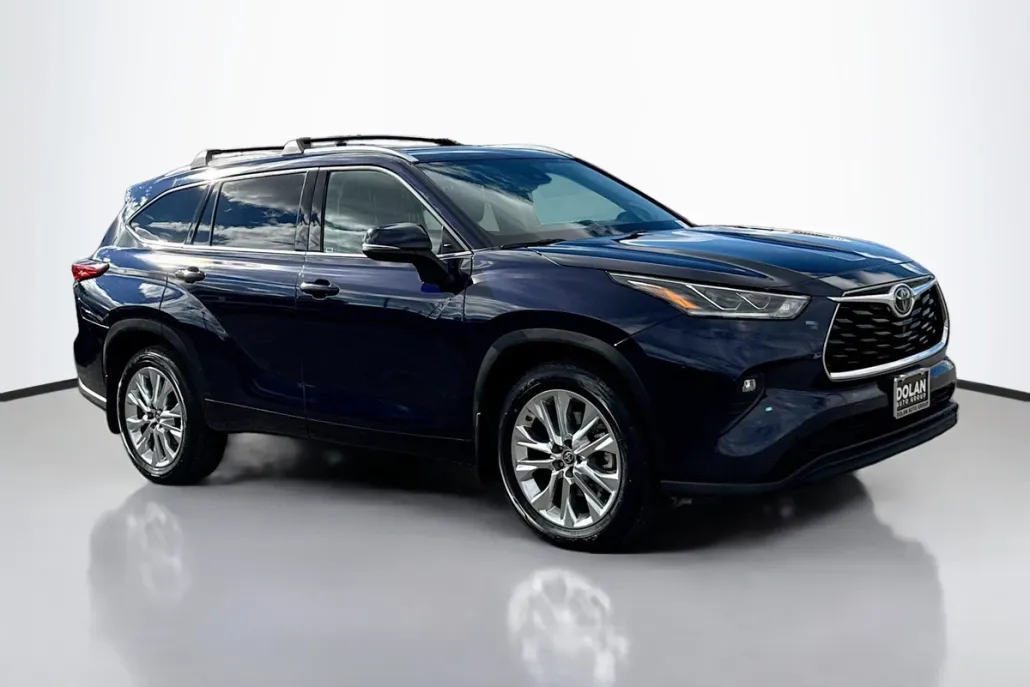 2022 Toyota Highlander Limited photo 1