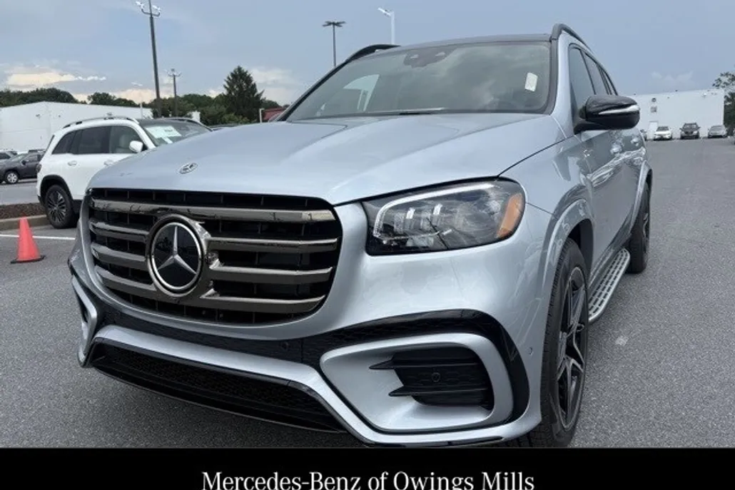 2025 Mercedes Benz GLS 450 4MATIC photo 1