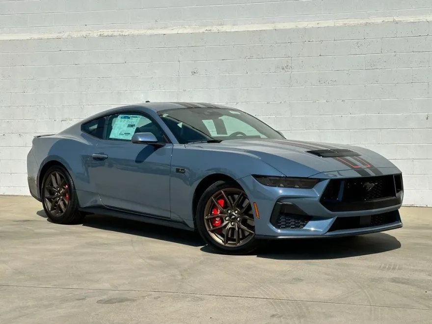 2025 Ford Mustang GT Premium photo 1