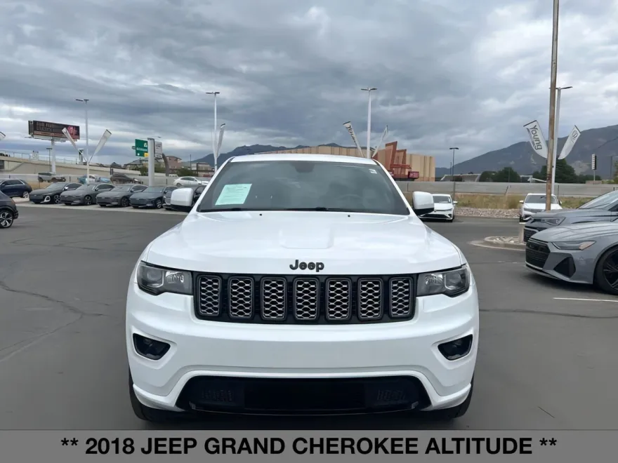 2018 Jeep Grand Cherokee Altitude photo 1