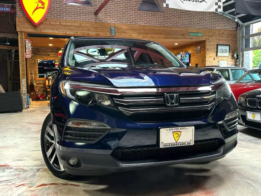 2016 Honda Pilot Touring photo 1
