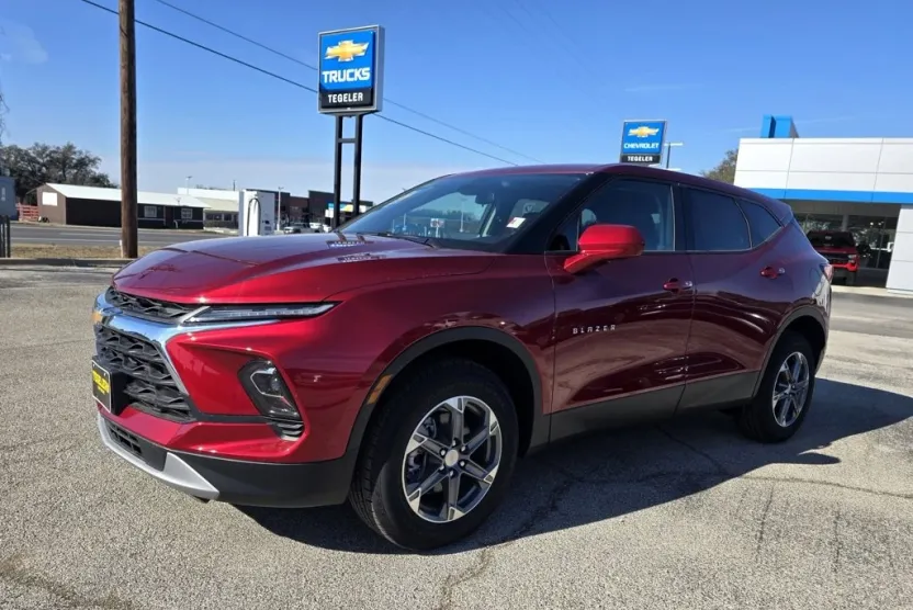 2025 Chevrolet Blazer 2LT photo 1