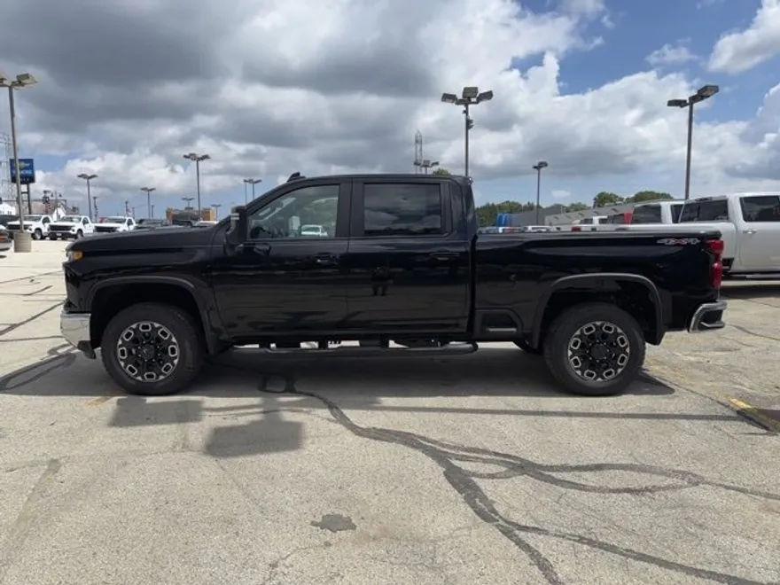 2025 Chevrolet Silverado 2500HD LT photo 1