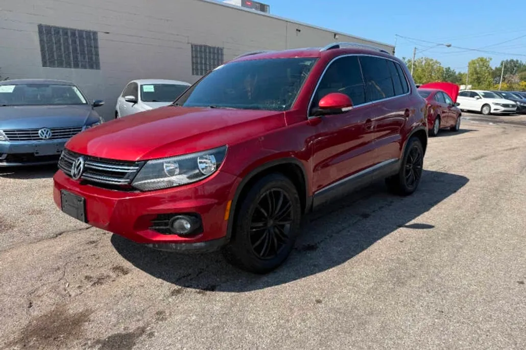 2015 Volkswagen Tiguan SEL photo 1