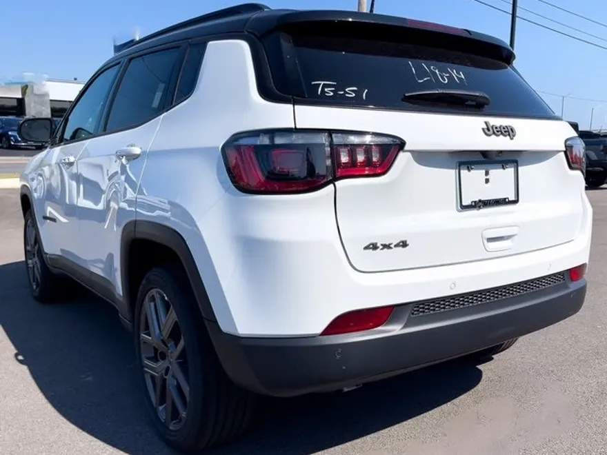 2025 Jeep Compass Limited photo 1